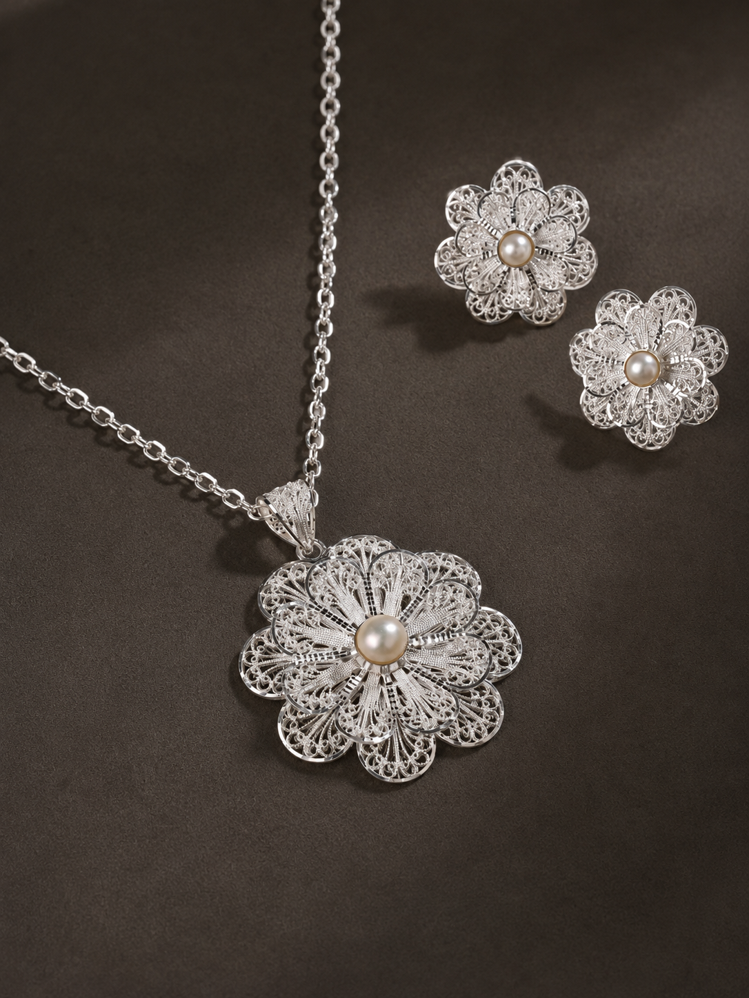 Sufi Gul Pendant Set