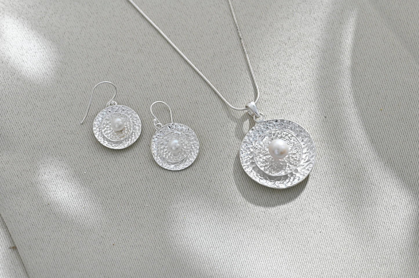 Tvesha Silver Pendant Set