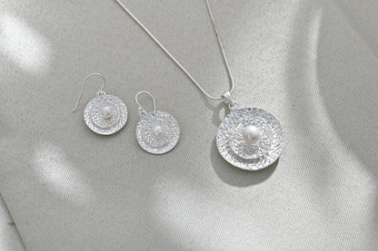 Tvesha Silver Pendant Set