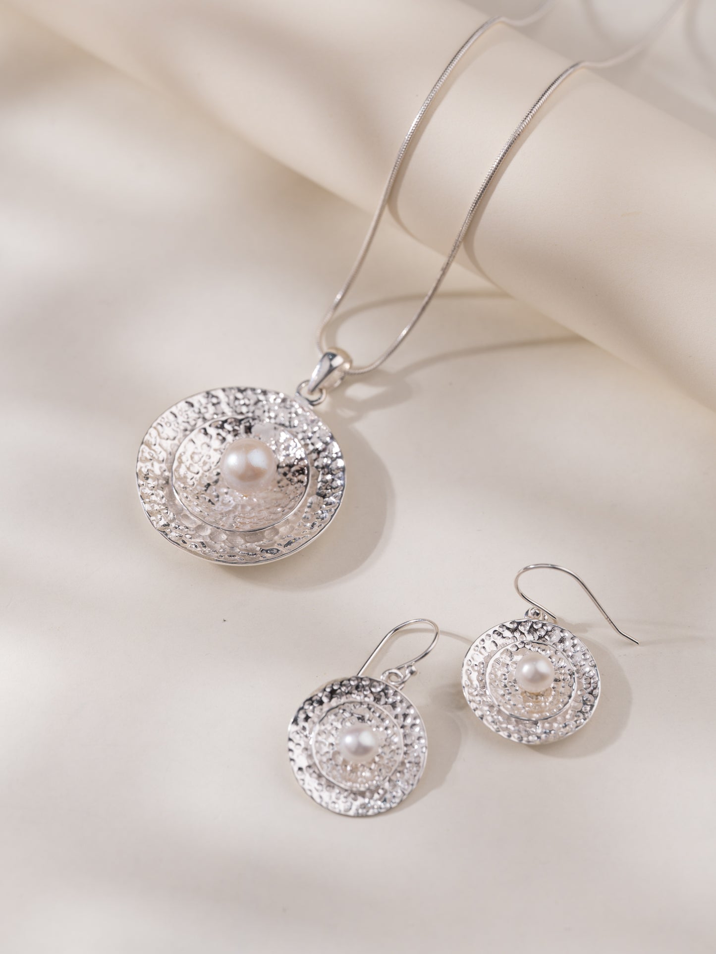 Tvesha Silver Pendant Set