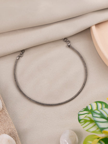 Veda Hasuli – Antique Silver