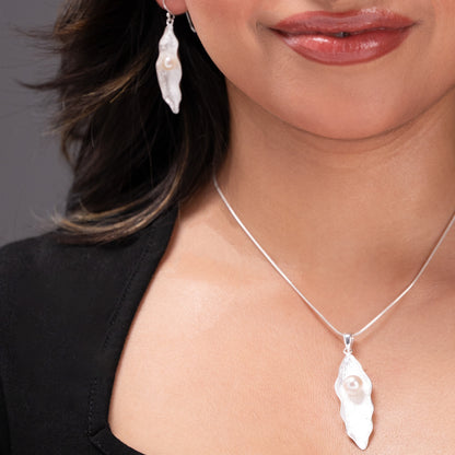 Aarna Pearl Pendant Set