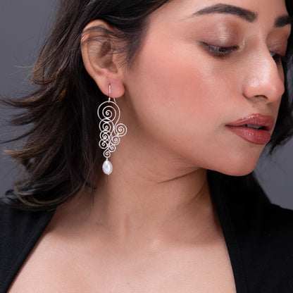 Inaya Pearl Earrings